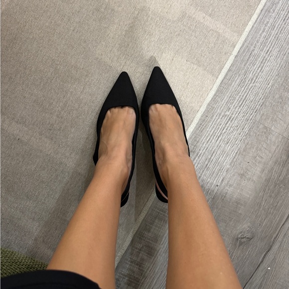 Pointed Black Zara Heels size 39 - Picture 2 of 4